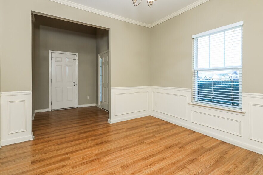 Building Photo - 8 Misty Ct