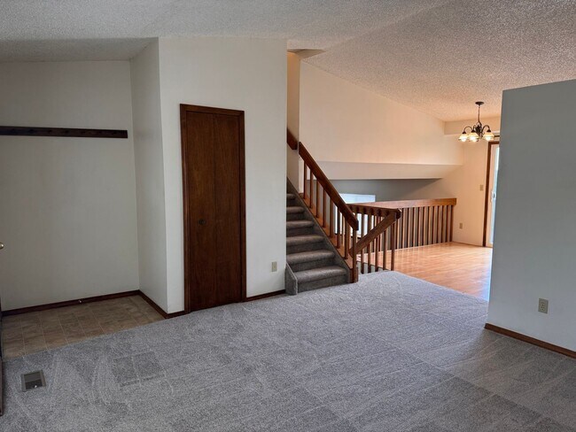 Building Photo - 3827 Glenhurst St