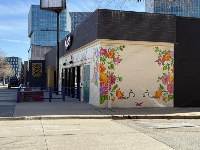 Building Photo - 2502 Live Oak St