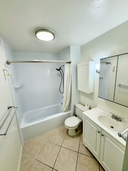 Building Photo - 7958 Mission Center Ct