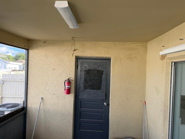 Building Photo - 4717 Carver St