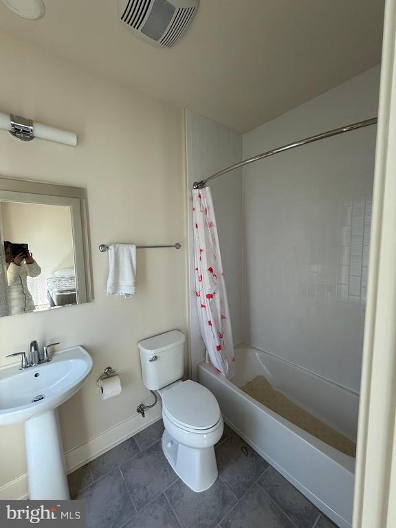 Building Photo - 6611 Eames Wy