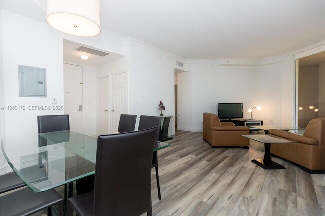 Building Photo - 3001 NE 185th St