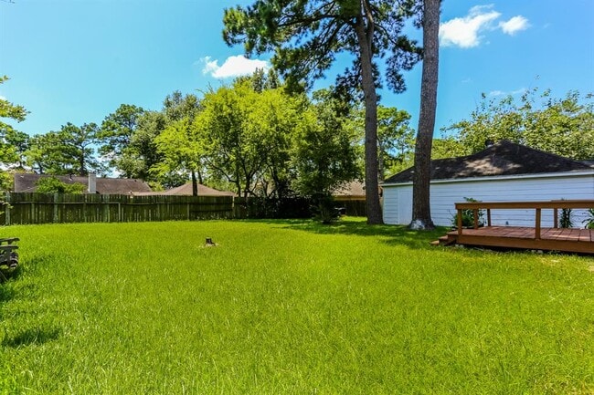 Building Photo - 8215 Wimbledon Ln