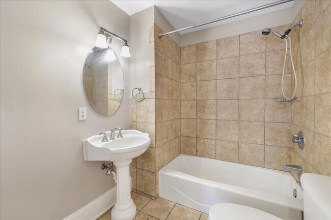 Building Photo - 216 W Anderson St