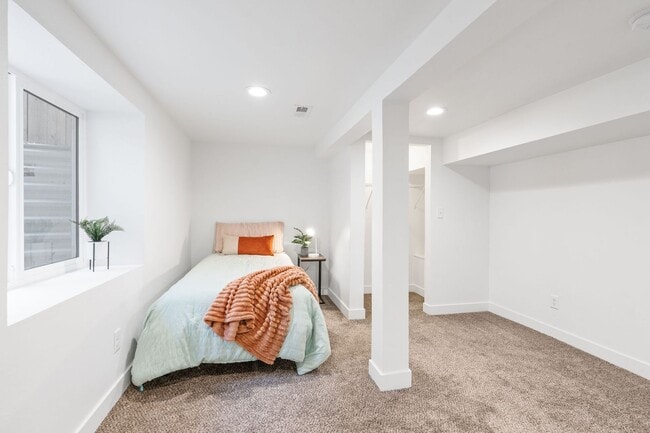 Building Photo - Charming Home in Spokane’s Heart – Unfurnished