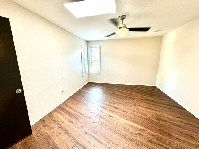 Building Photo - 9306 Utica Dr