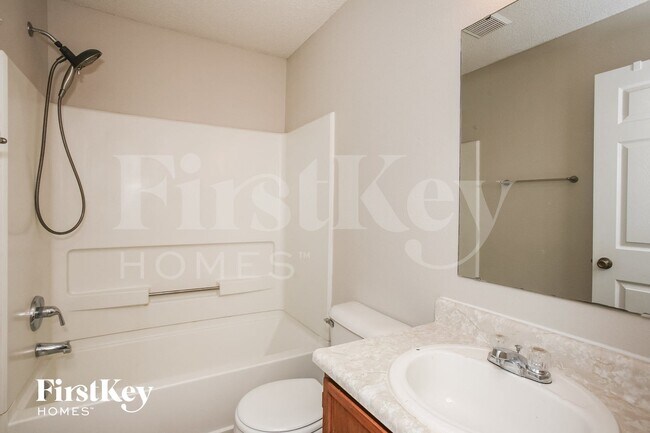Building Photo - 16773 Lowell Dr