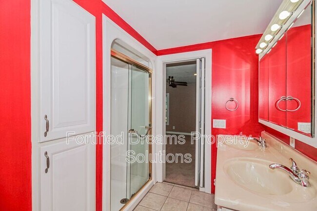 Building Photo - 9451 Green Loop Rd NE