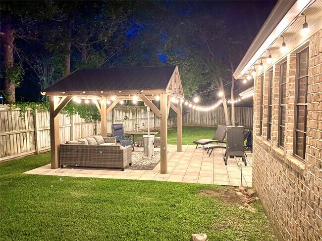 Building Photo - 3202 Pine Chase Dr