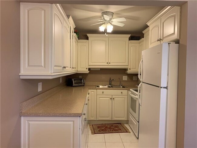 Building Photo - 570 Durham Cir