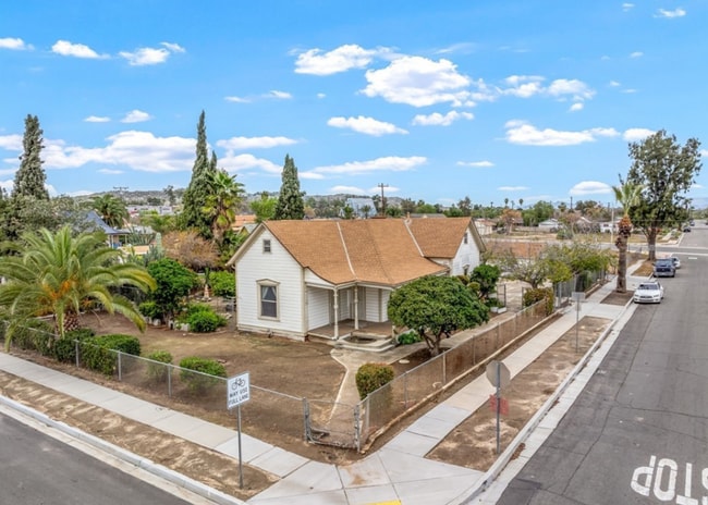Building Photo - STORYBOOK CHARM IN THE HEART OF DOWNTOWN PERRIS!