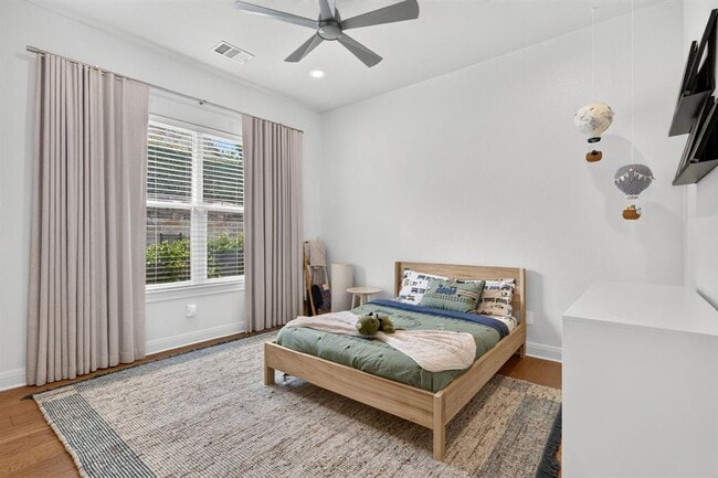 Building Photo - 402 Aria Dr