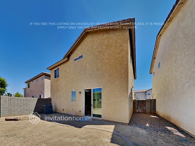 Building Photo - 2812 S 100th Dr