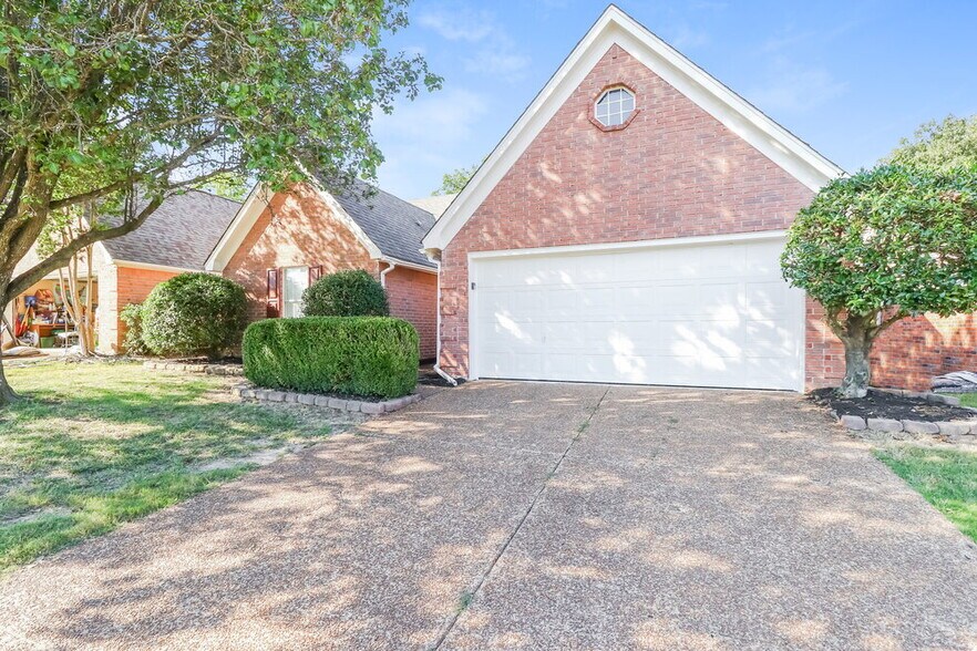Building Photo - 9598 Daly Dr