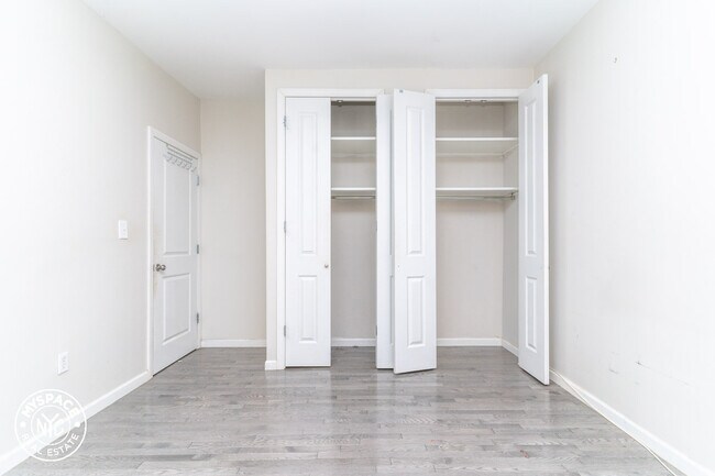 Building Photo - 377 Montgomery St