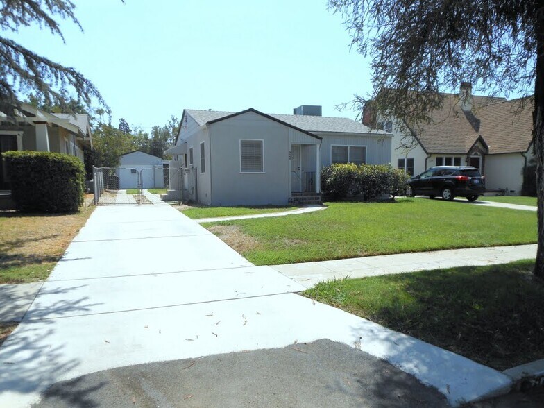Building Photo - 926 Campus Ave