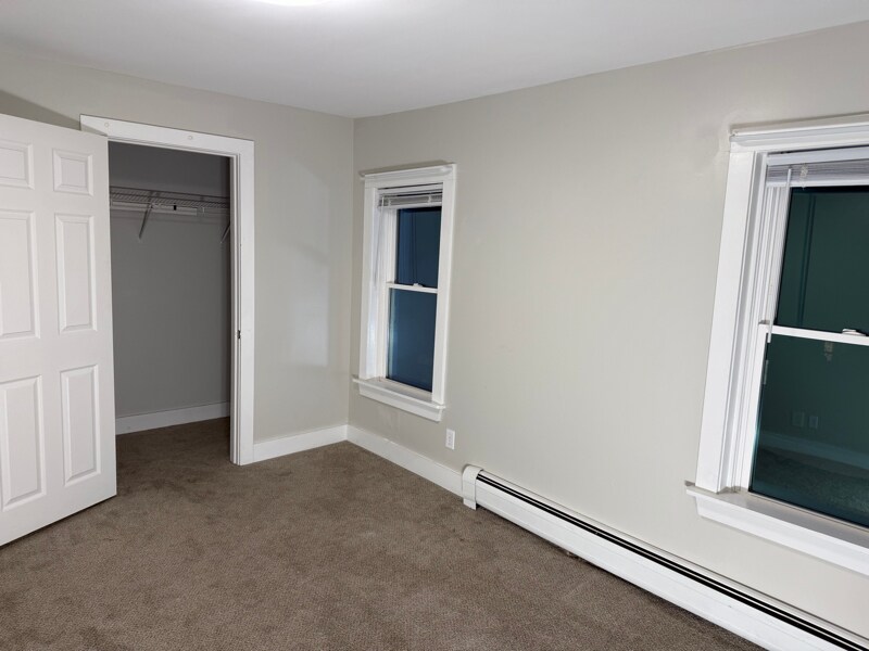 Building Photo - 100 Main St