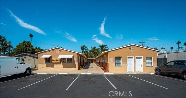 Building Photo - 124 W Adele St