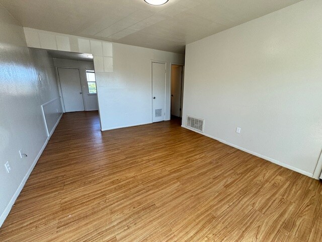 Building Photo - 920 N Leverett Ave