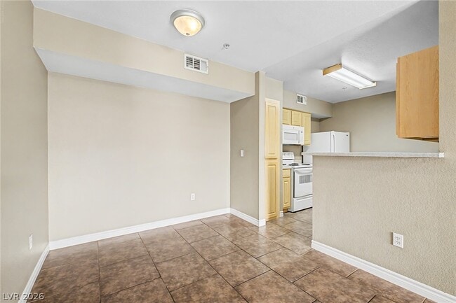 Building Photo - 6955 N Durango Dr