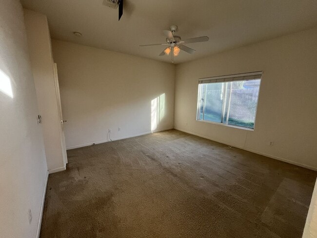 Building Photo - Residential 3 bed 2 bath in Elk grove