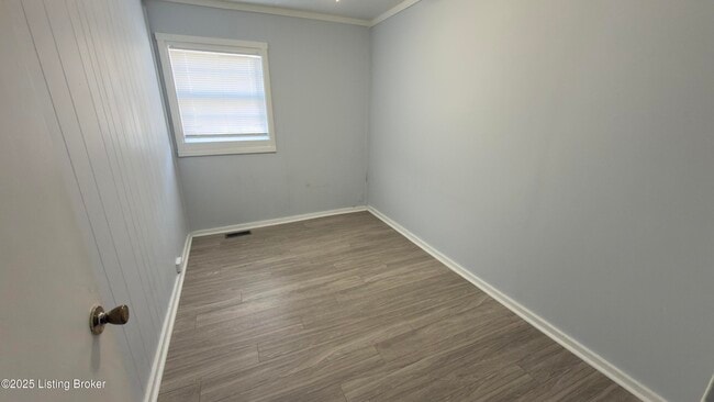 Building Photo - 109 Kenwood Ave