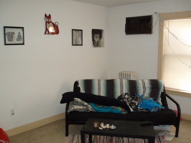 Primary Photo - 424 W Gilman St