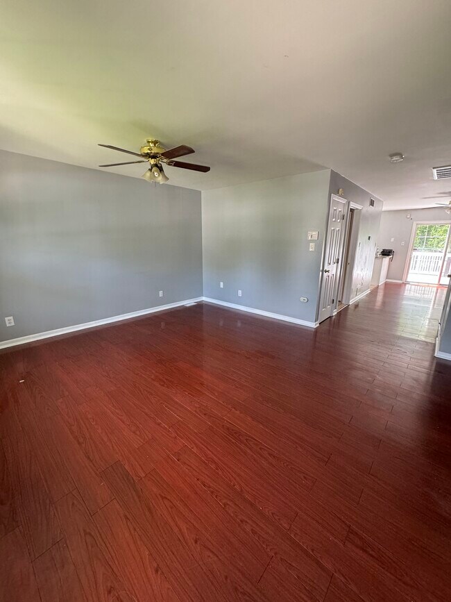 Building Photo - 415 S Zenia Ave