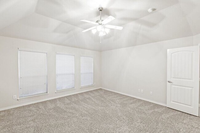Building Photo - 5925 Silver Buckle Dr