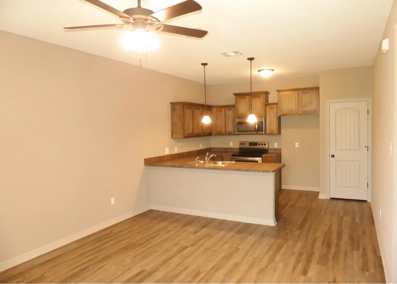 Building Photo - 101 Capps St