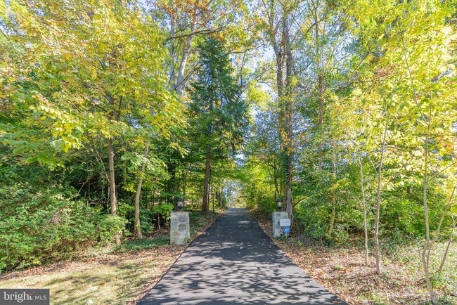 Building Photo - 6415 Bradley Blvd