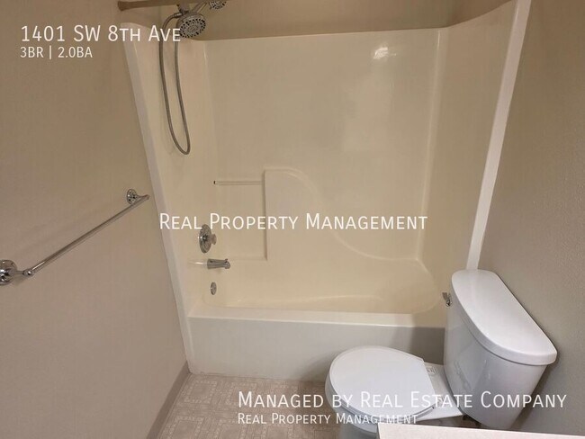 Building Photo - 1401 SW 8th Ave