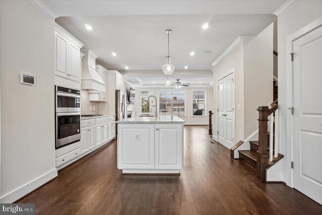 Building Photo - 3016 20th St S