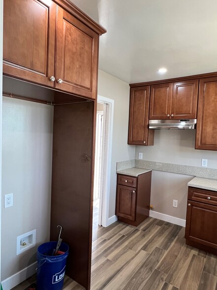 Kitchen - 9332 S 6th Ave
