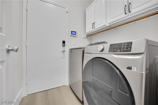 Building Photo - 3027 Panorama Ridge Dr