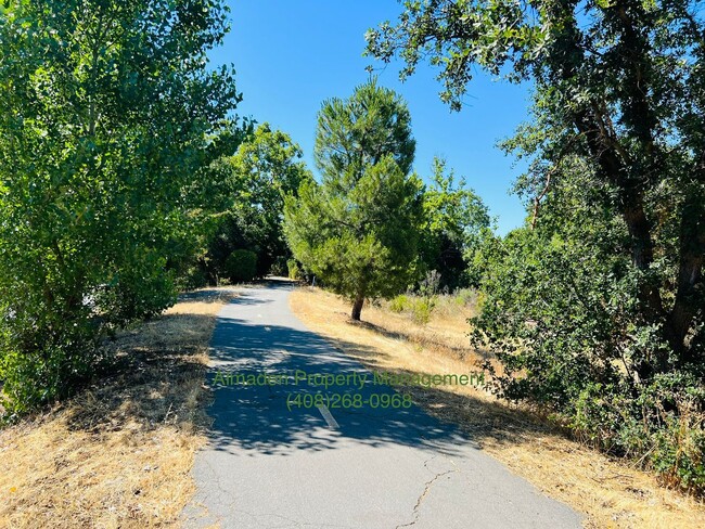 Building Photo - Almaden Valley Home near Los Alamitos Creek Trail! Award Winning Schools & Central A/C!!