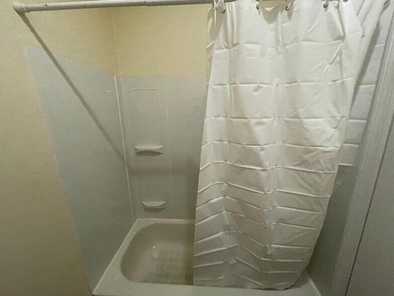 Building Photo - 892 Huntington Ave