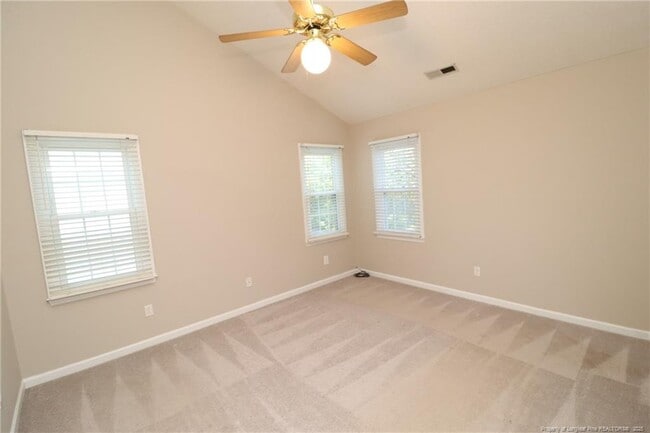 Building Photo - 211 Amberglow Pl