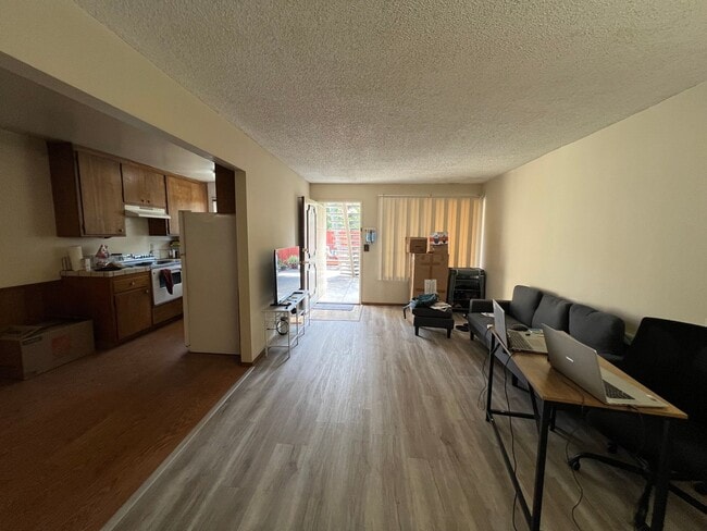 Building Photo - 651 Belladonna Ct