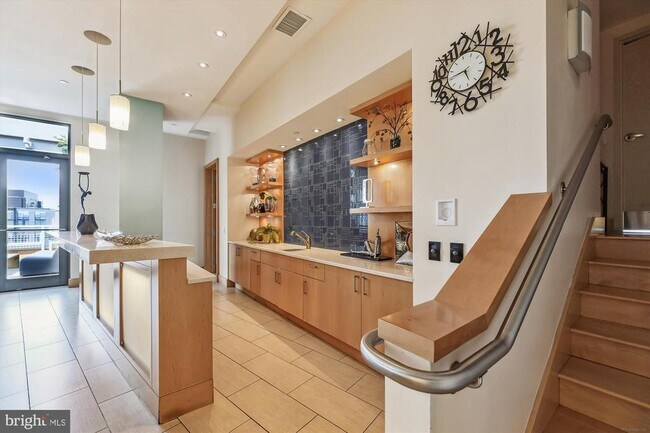 Building Photo - 475 K St NW