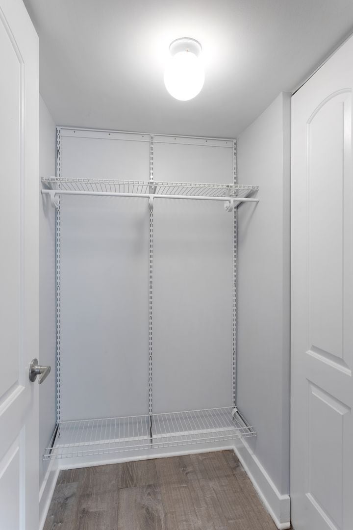 Building Photo - 6023 N Kenmore Ave