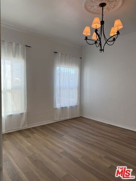 Primary Photo - 157 N La Peer Dr