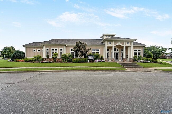 Building Photo - 114 Hudson River Dr