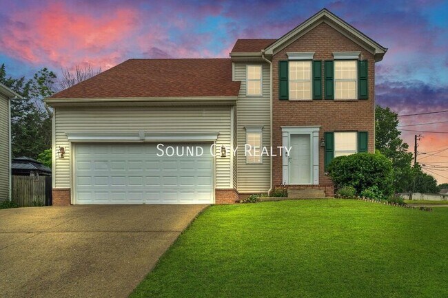 Building Photo - 1233 Twin Cir Dr