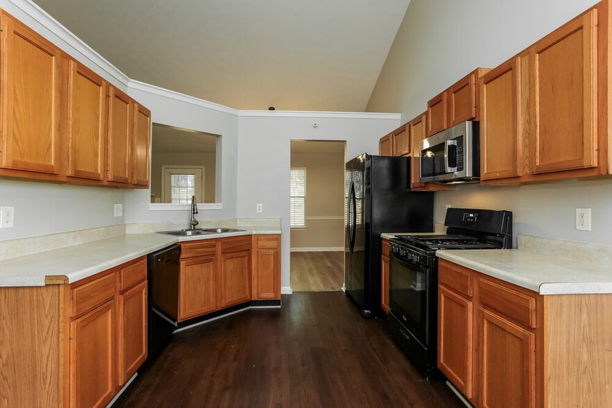 Building Photo - 2350 Larpent Ct