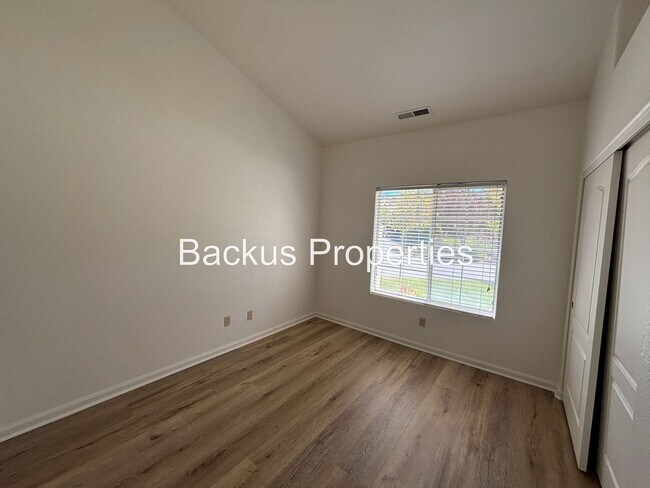 Building Photo - Wonderful corner three bedroom home at Las Palmas II