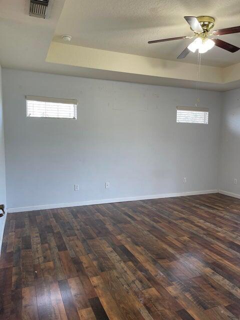 Building Photo - 2202 SW Crocus Ln
