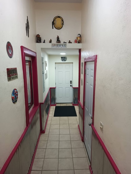 Building Photo - 305 Maywood Ave W