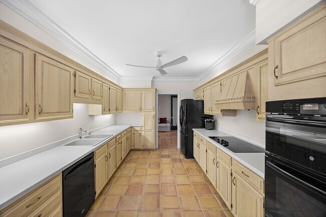 Building Photo - 828 Hideaway Cir E